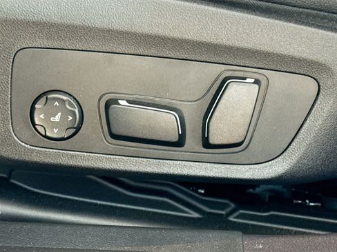 Used 2025 BMW 330i Sedan image 25