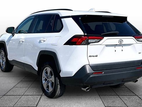 Used 2024 Toyota RAV4 XLE FWD image 11