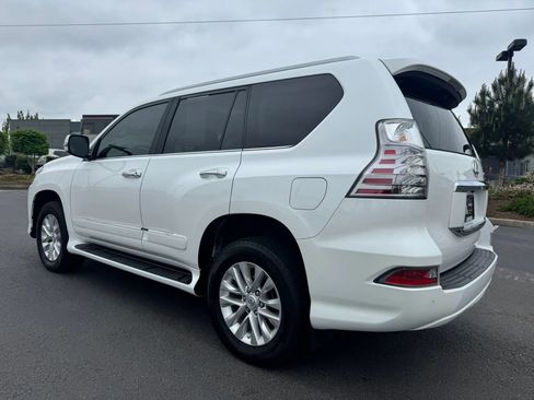 Used 2014 Lexus GX 460 w/ Premium Package AWD/4WD image 7