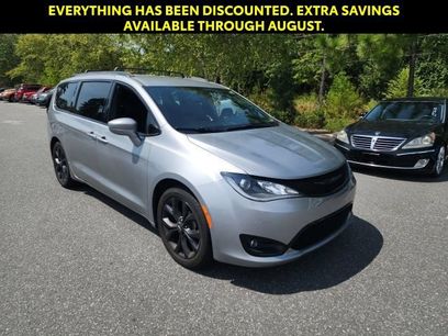 Used 2020 Chrysler Pacifica Touring-L w/ S Appearance Package