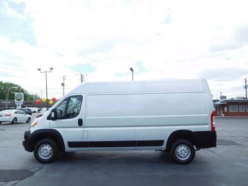 Used 2023 RAM ProMaster 3500 FWD image 2