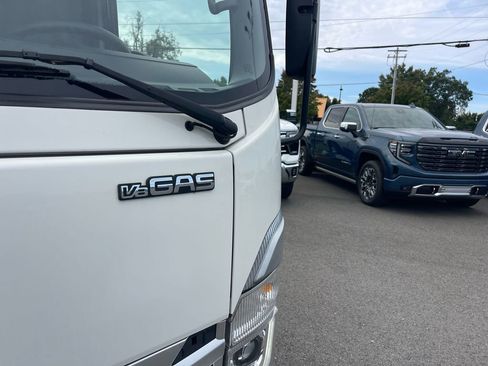 Used 2024 Chevrolet Low Cab Forward image 22