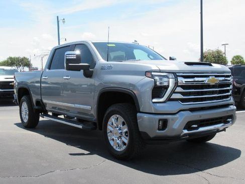 New 2025 Chevrolet Silverado 2500 High Country image 3