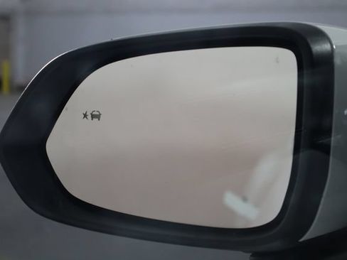 Used 2025 Chevrolet Equinox EV LT FWD image 31