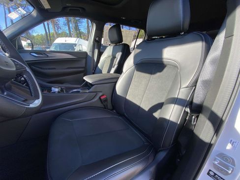 New 2025 Jeep Grand Cherokee L Altitude image 9