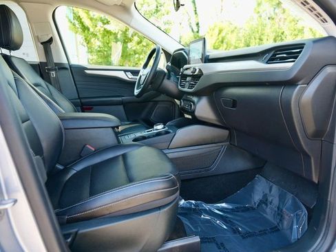 Used 2022 Ford Escape SEL w/ Technology Package image 8