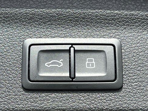 Certified 2024 Audi Q3 2.0T Premium w/ Convenience Package AWD/4WD image 19
