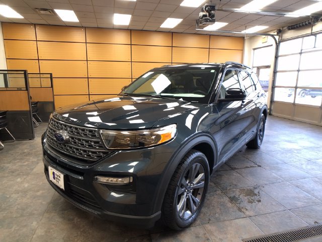 Certified 2024 Ford Explorer XLT w/ Equipment Group 202A AWD/4WD image 3