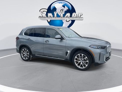 Used 2025 BMW X5 xDrive50e image 10