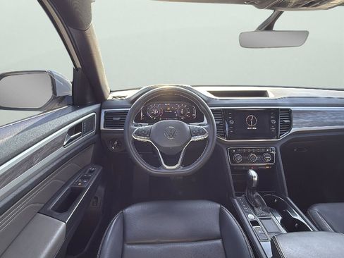 Used 2022 Volkswagen Atlas Cross Sport SE image 12