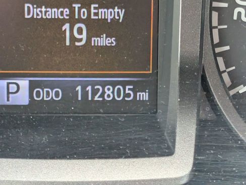 Used 2017 Toyota Tacoma TRD Off-Road image 16