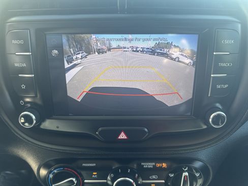 Used 2022 Kia Soul LX w/ Technology Package image 17