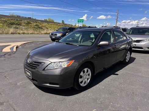 Used 2007 Toyota Camry LE image 2