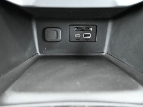 Used 2023 GMC Acadia SLT w/ Technology Package image 20