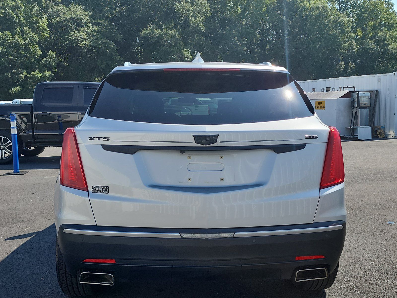 Used 2017 Cadillac XT5 Luxury FWD image 4