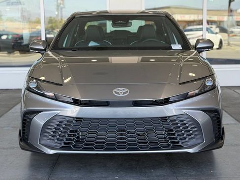 Certified 2026 Toyota Camry SE w/ Convenience Package FWD image 5