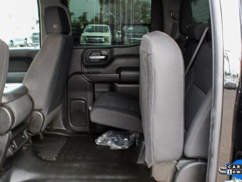 Used 2021 GMC Sierra 1500 4x4 Crew Cab w/ Sierra Value Package image 32