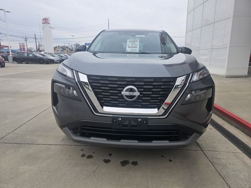 Used 2023 Nissan Rogue S image 13