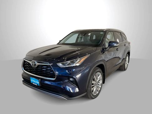 New 2026 Toyota Highlander Platinum image 1
