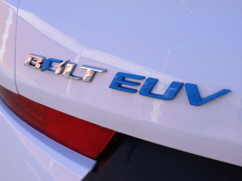 Used 2023 Chevrolet Bolt EUV Premier w/ Sun & Sound Package image 26