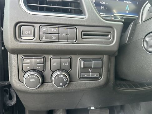 Used 2023 Chevrolet Suburban RST w/ Sport Performance Package image 29