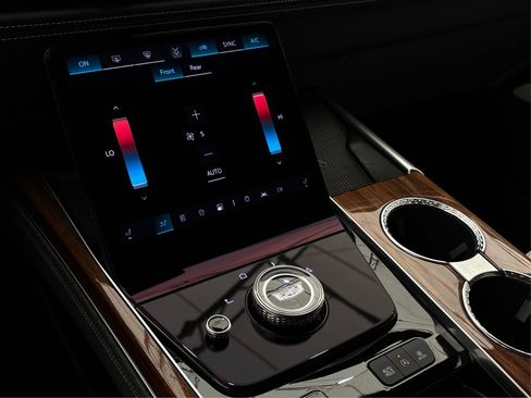 Used 2025 Cadillac Escalade Sport Platinum w/ LPO, ONYX Package image 34