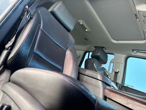 Used 2018 GMC Yukon SLT image 25