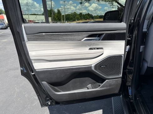 Used 2022 Jeep Wagoneer Series II w/ Premium Group I AWD/4WD image 44