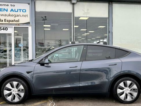 Used 2023 Tesla Model Y Long Range image 31