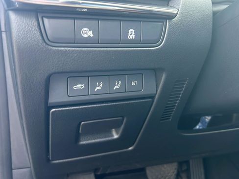 Used 2024 MAZDA MAZDA3 s image 19