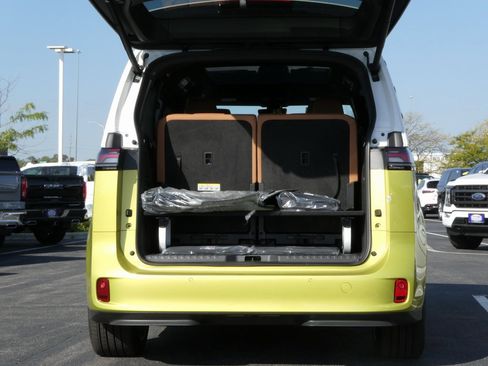 New 2025 Volkswagen ID. Buzz Pro S Plus image 24