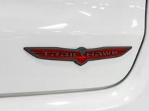 Used 2025 Jeep Compass Trailhawk AWD/4WD image 22