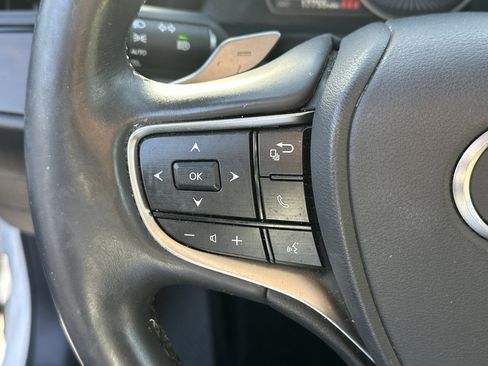 Used 2024 Lexus ES 350 w/ Premium Package image 24