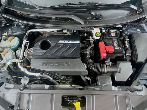 Used 2024 Nissan Rogue SV image 32