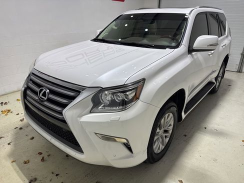Used 2015 Lexus GX 460 image 9