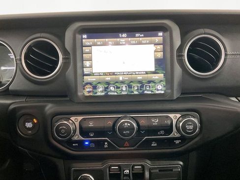 Used 2023 Jeep Wrangler Unlimited Sahara image 9