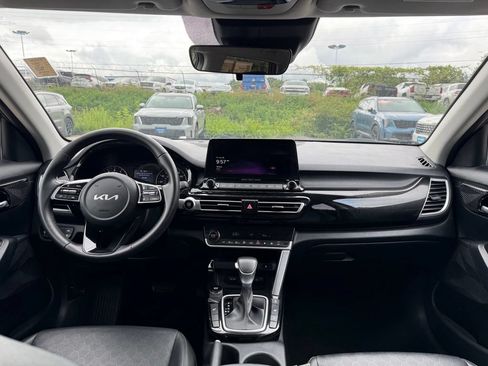Used 2023 Kia Seltos EX AWD/4WD image 26