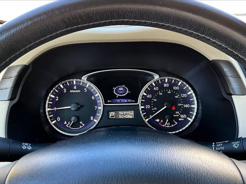 Used 2017 INFINITI QX60 Luxe w/ Deluxe Technology Package image 10