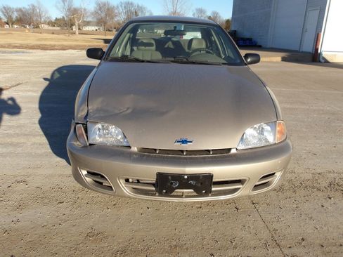 Used 2001 Chevrolet Cavalier Sedan image 3