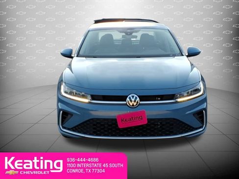 Used 2025 Volkswagen Jetta SE FWD image 10