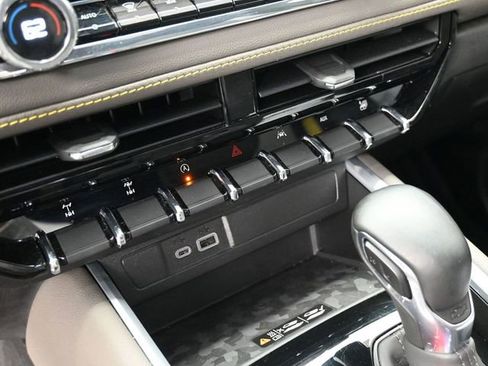 Used 2024 Chevrolet Colorado ZR2 w/ ZR2 Bison Edition image 35