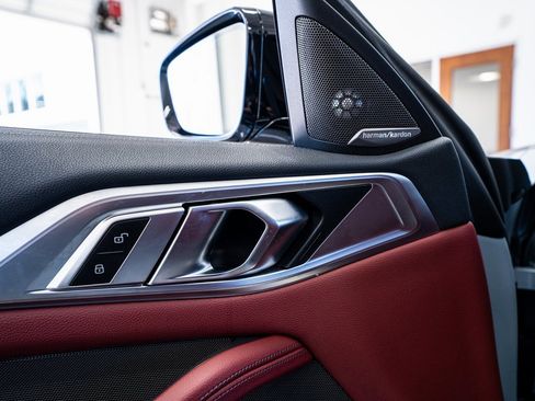 Used 2023 BMW M440i Coupe w/ Premium Package image 32