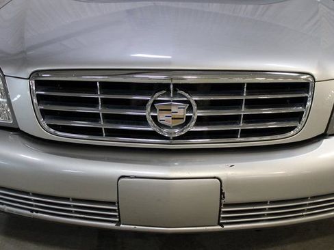 Used 2005 Cadillac De Ville w/ Limited Edition Package image 3