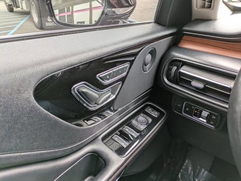 Used 2020 Lincoln Aviator Reserve w/ Equipment Group 201A image 18