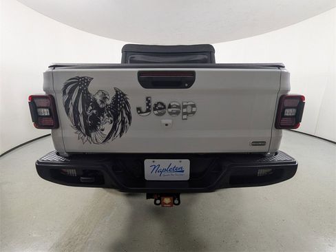 Used 2020 Jeep Gladiator Overland image 6