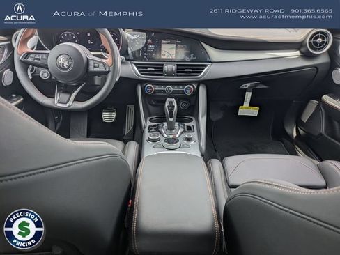 Used 2025 Alfa Romeo Giulia AWD w/ Driving Assist Package image 25