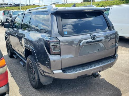 Used 2018 Toyota 4Runner SR5 AWD/4WD image 8