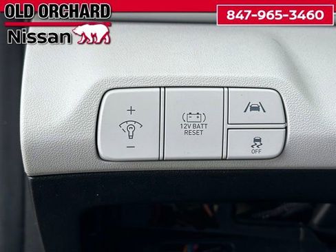 Used 2023 Hyundai Elantra Limited FWD image 11