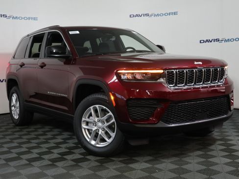 New 2026 Jeep Grand Cherokee Laredo AWD/4WD image 2