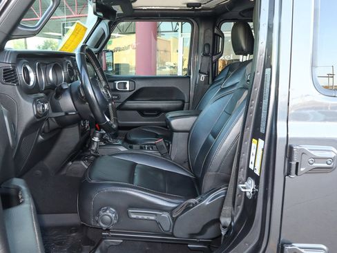Used 2020 Jeep Wrangler Unlimited Sahara image 7